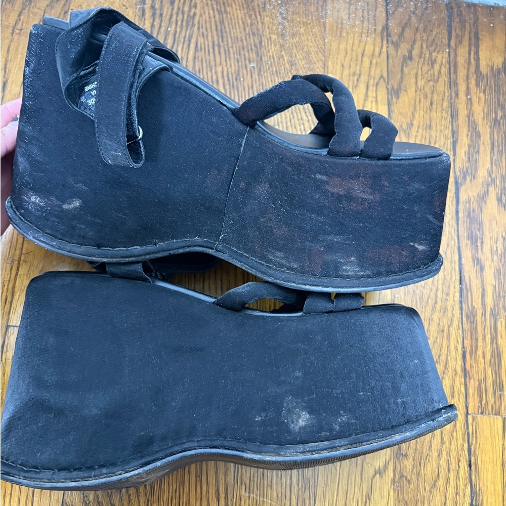 Unif Bubble Platforms - Slight Bleach Stain